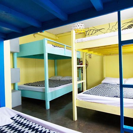 Go Surfari House Hostel Baler Exterior photo