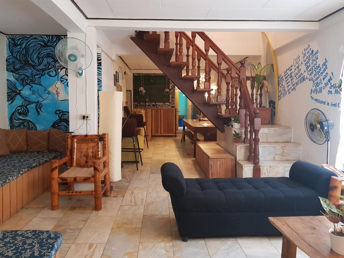 Go Surfari House Hostel Baler Exterior photo